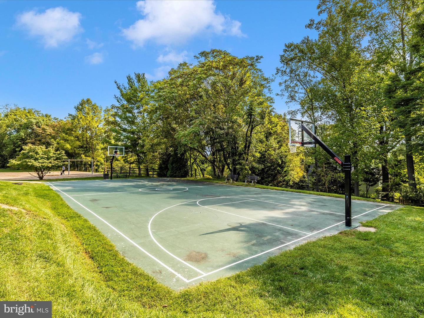 9705 Woodfield Ct