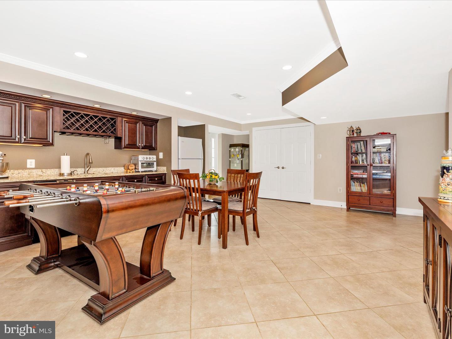 9705 Woodfield Ct