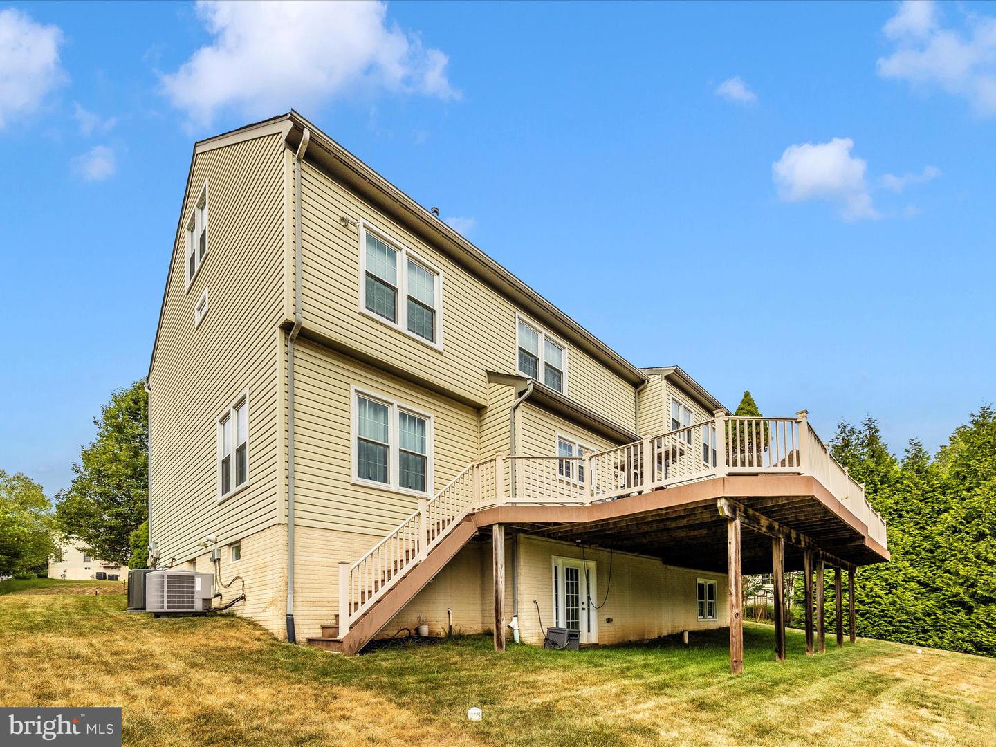 9705 Woodfield Ct