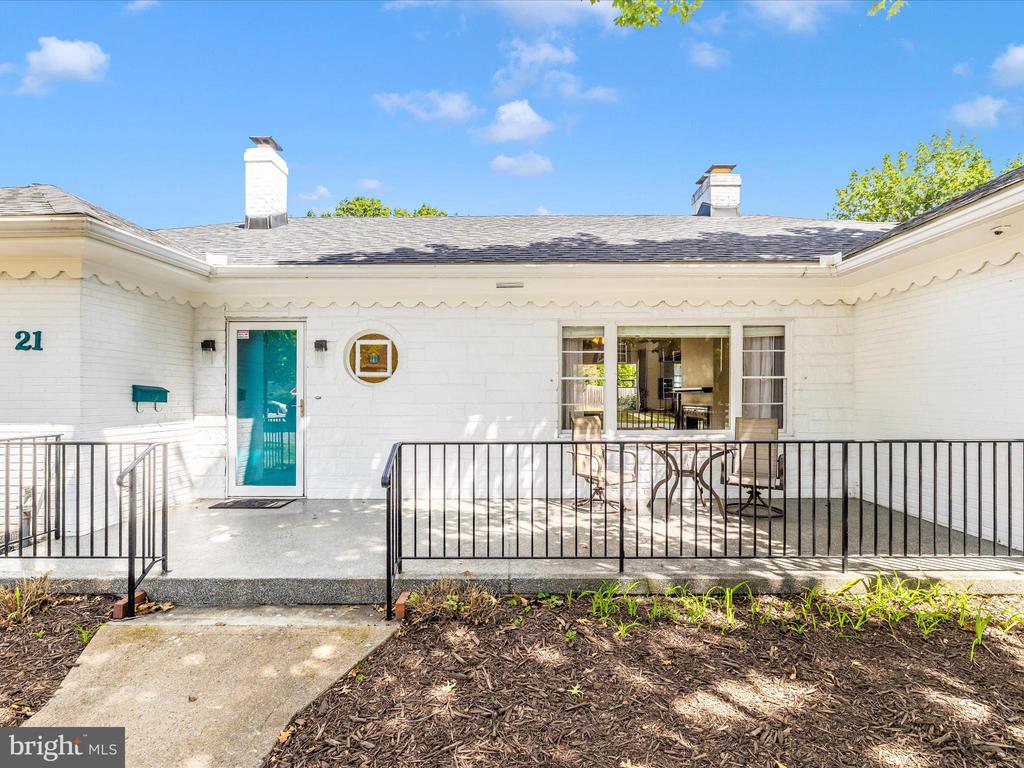 21 Frederick Ave