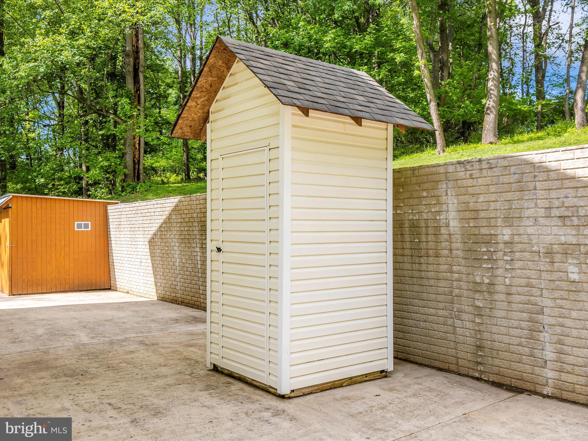 10433 GRINDSTONE RUN ROAD