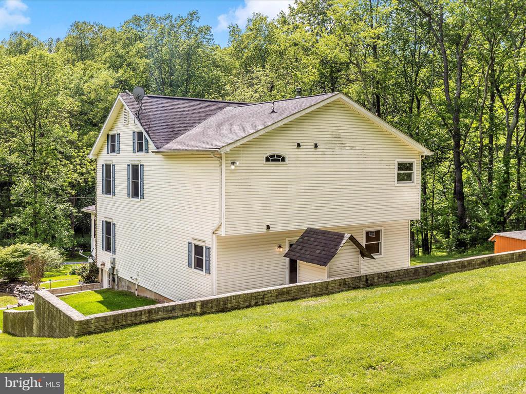 10433 GRINDSTONE RUN ROAD