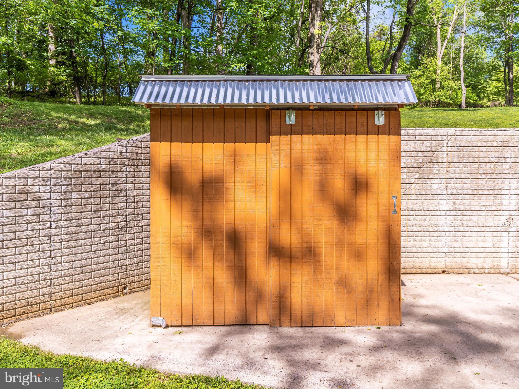 10433 GRINDSTONE RUN ROAD