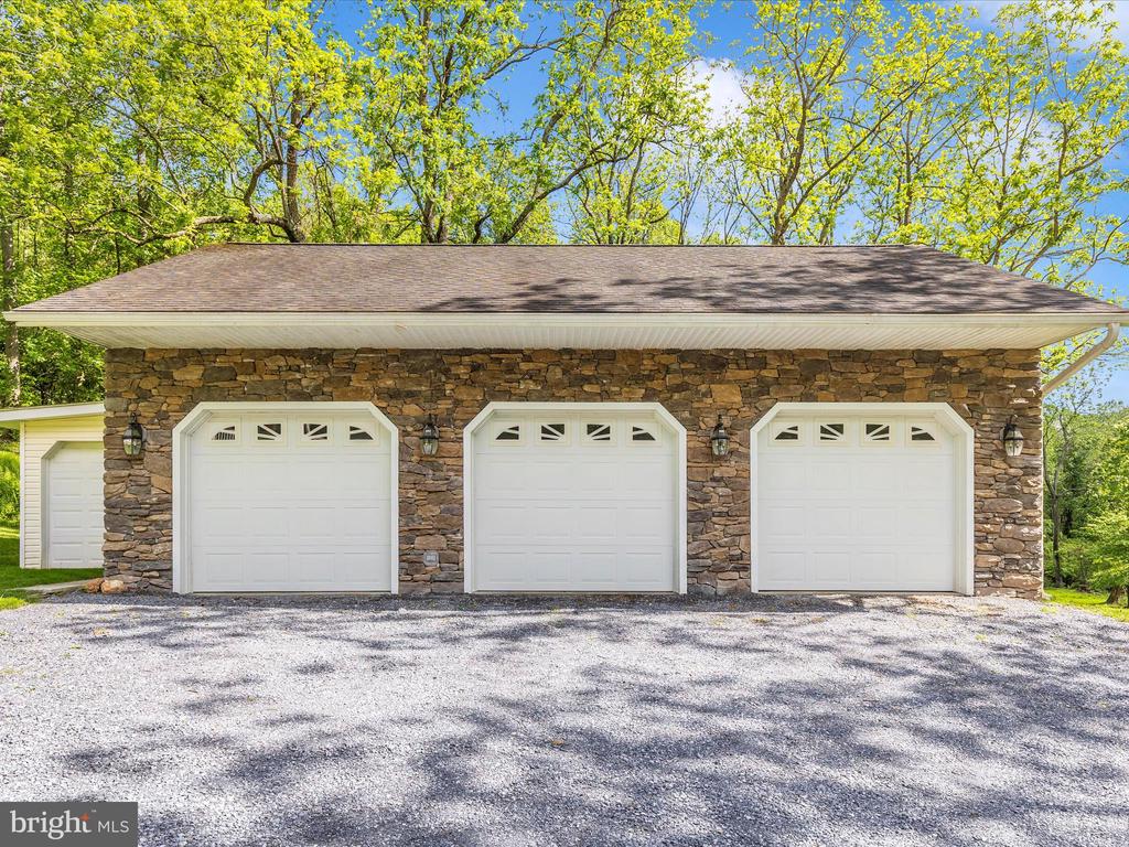 10433 GRINDSTONE RUN ROAD