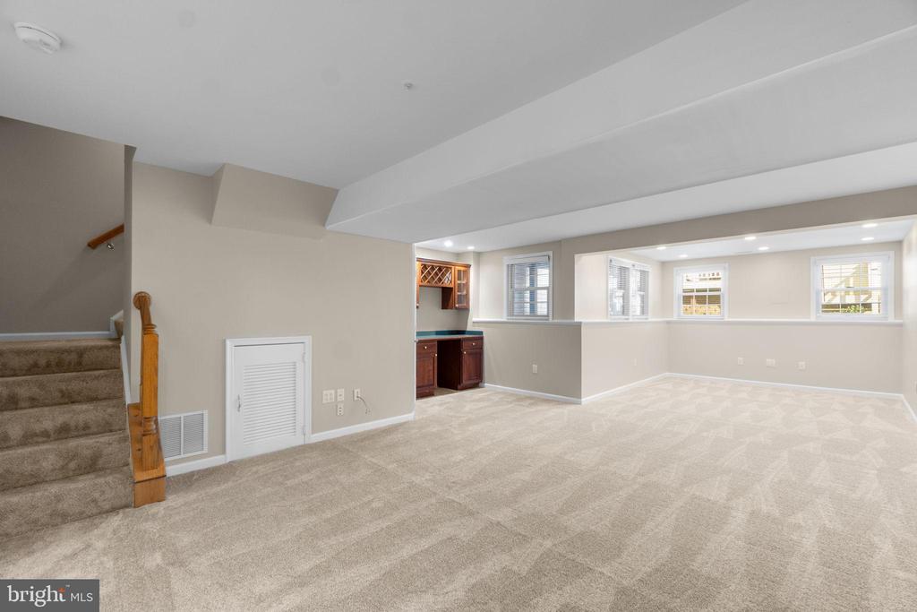 1619 COOPERS WAY