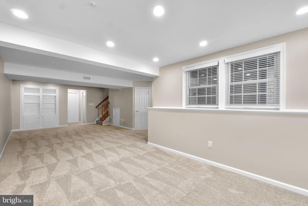 1619 COOPERS WAY