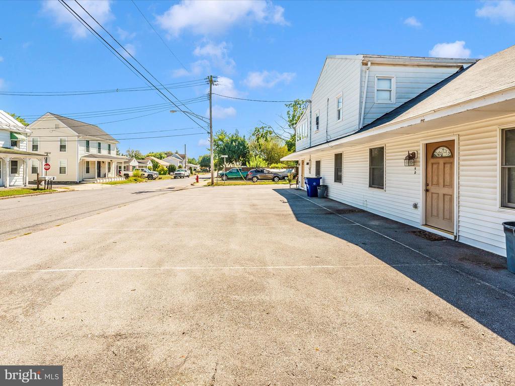 9 S 2ND STREET