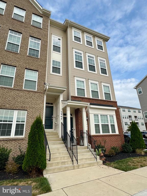5964 FORUM SQUARE