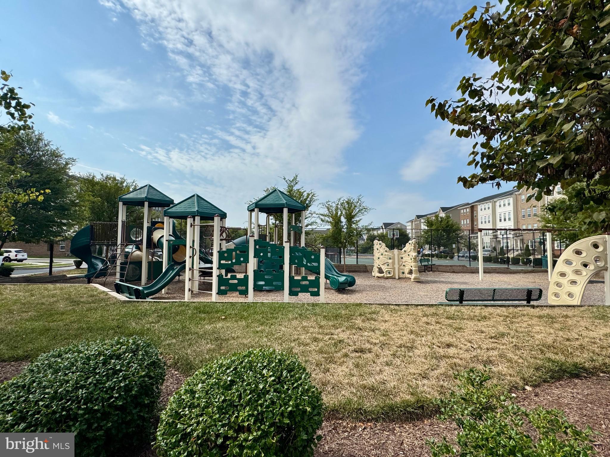 5964 FORUM SQUARE