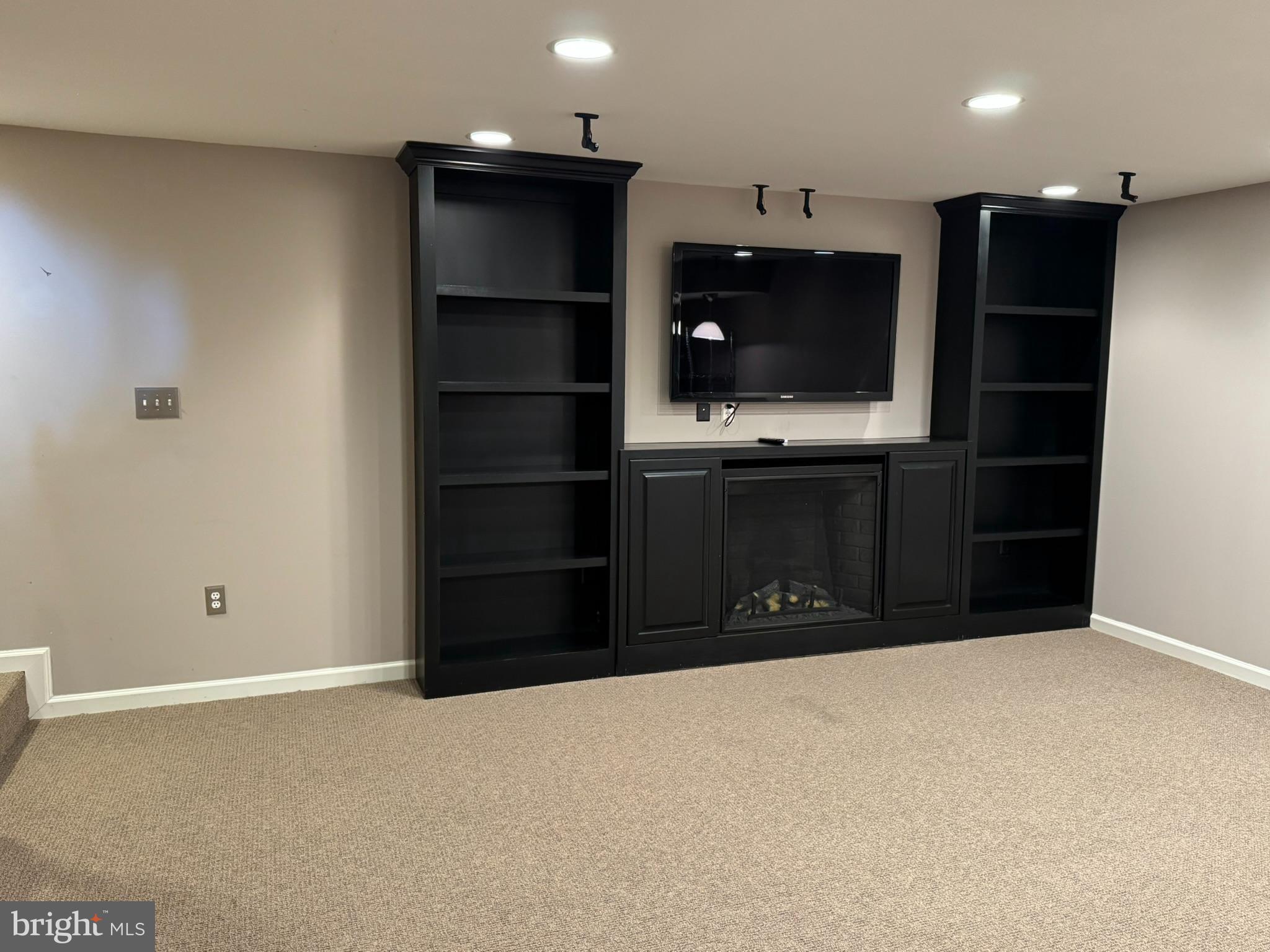 5834 WOODWINDS CIRCLE