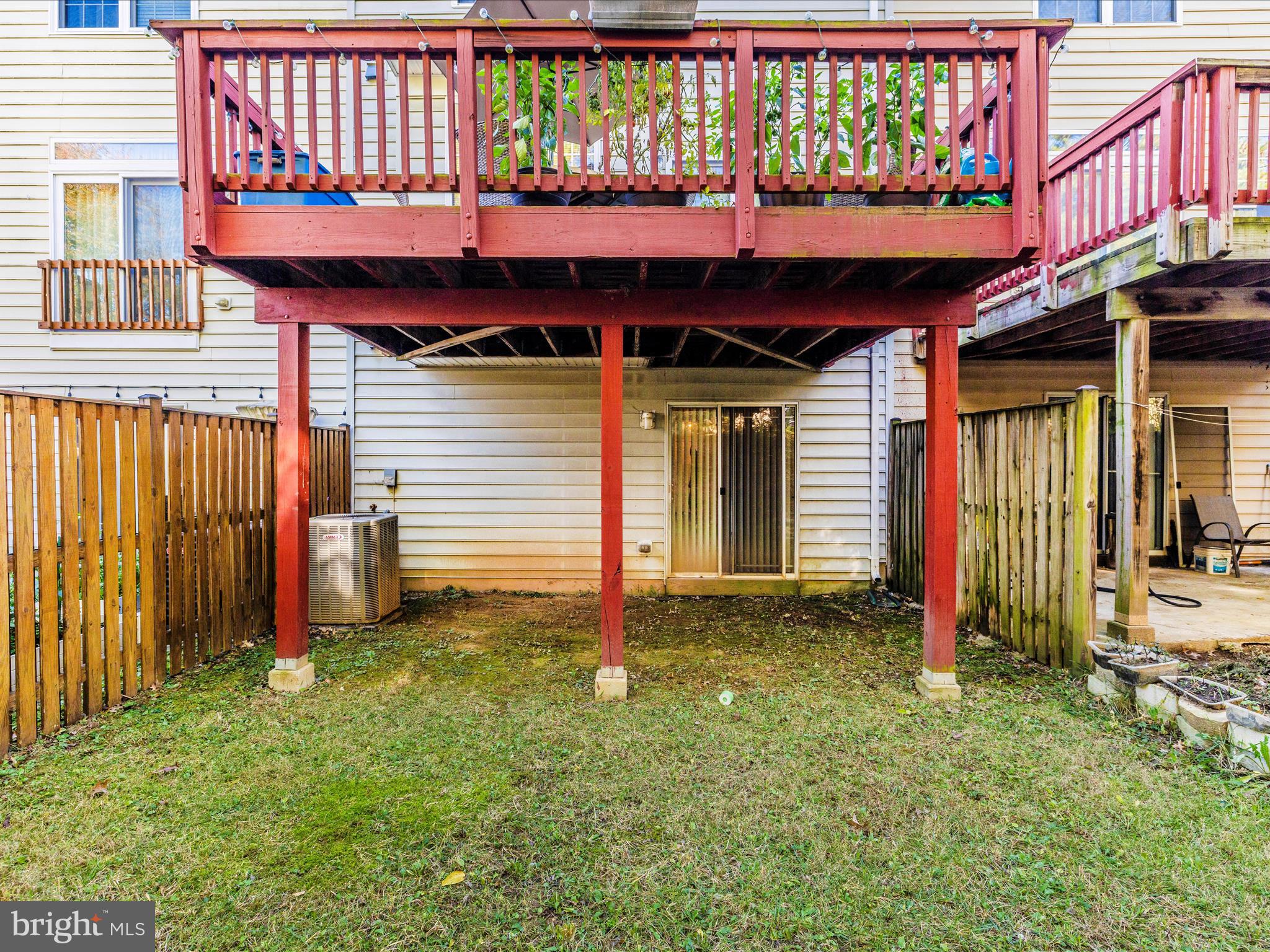 1003 LAVENPORT WAY