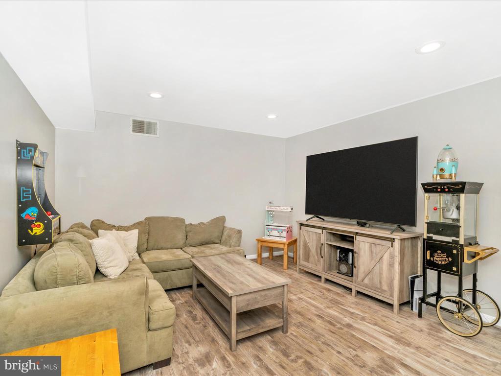 2684 LYDIA COURT