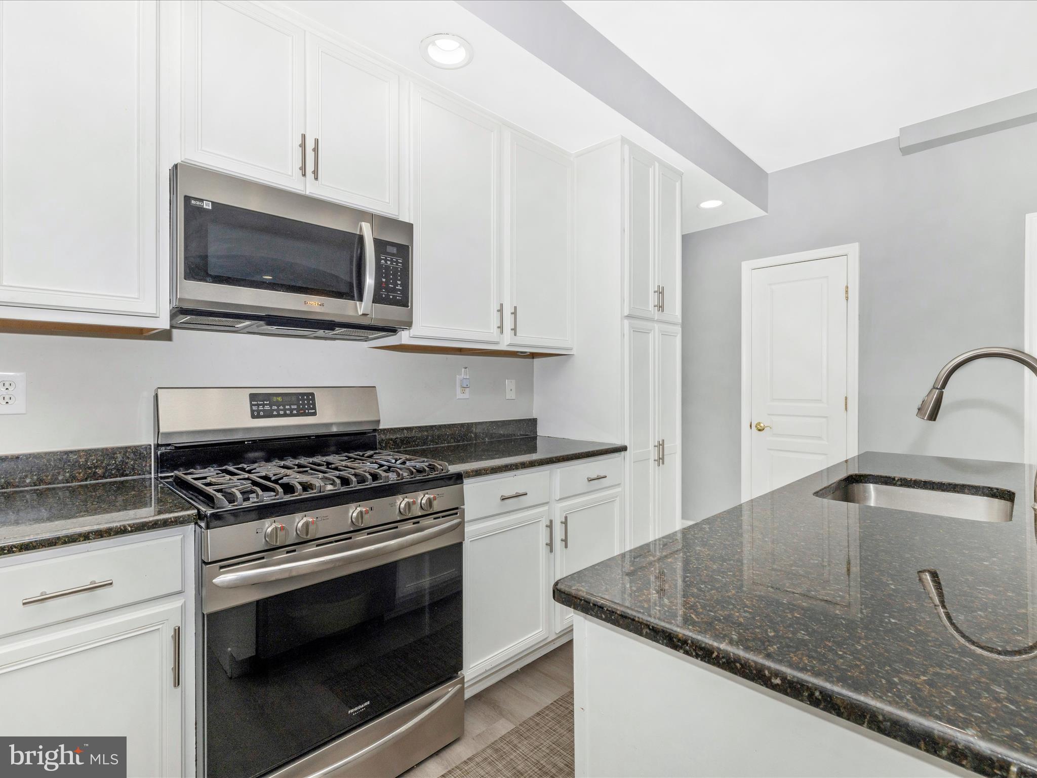 1813 WHEYFIELD DRIVE A 10-A