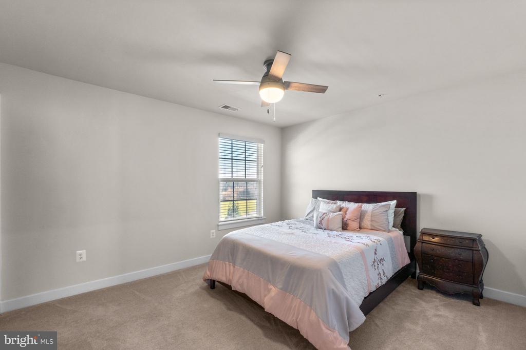 5245 RED MAPLE DRIVE