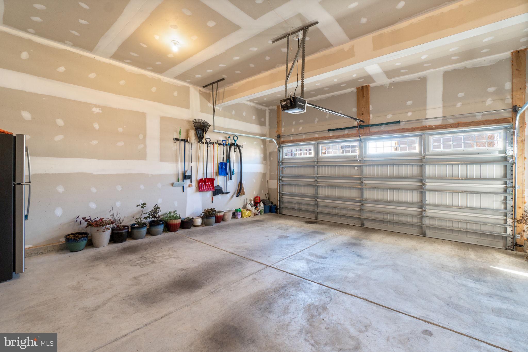 5245 RED MAPLE DRIVE