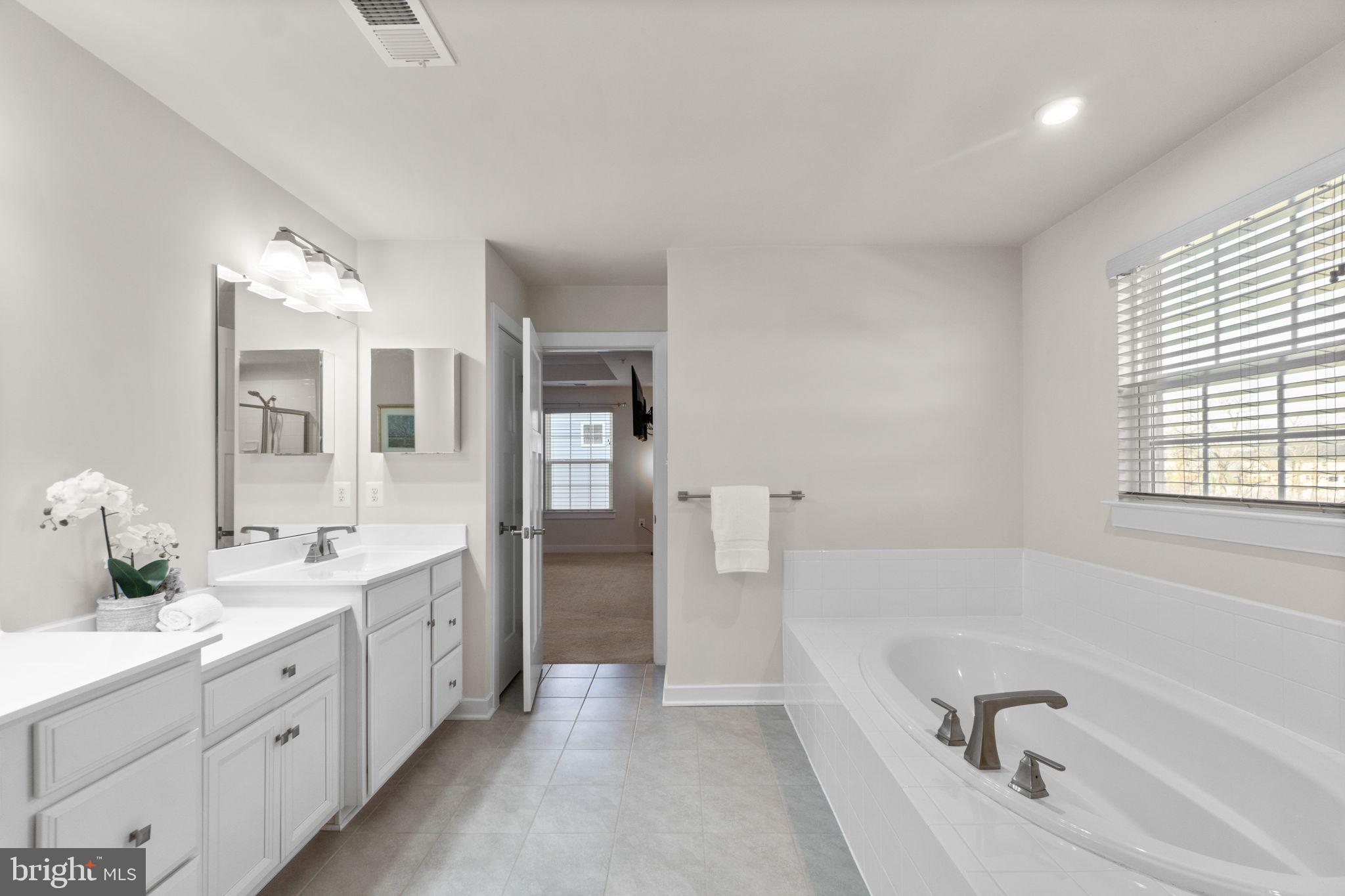 5245 RED MAPLE DRIVE