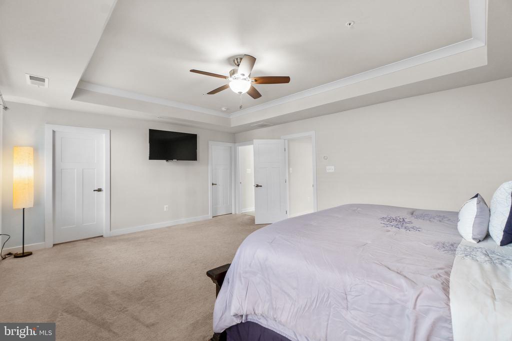 5245 RED MAPLE DRIVE