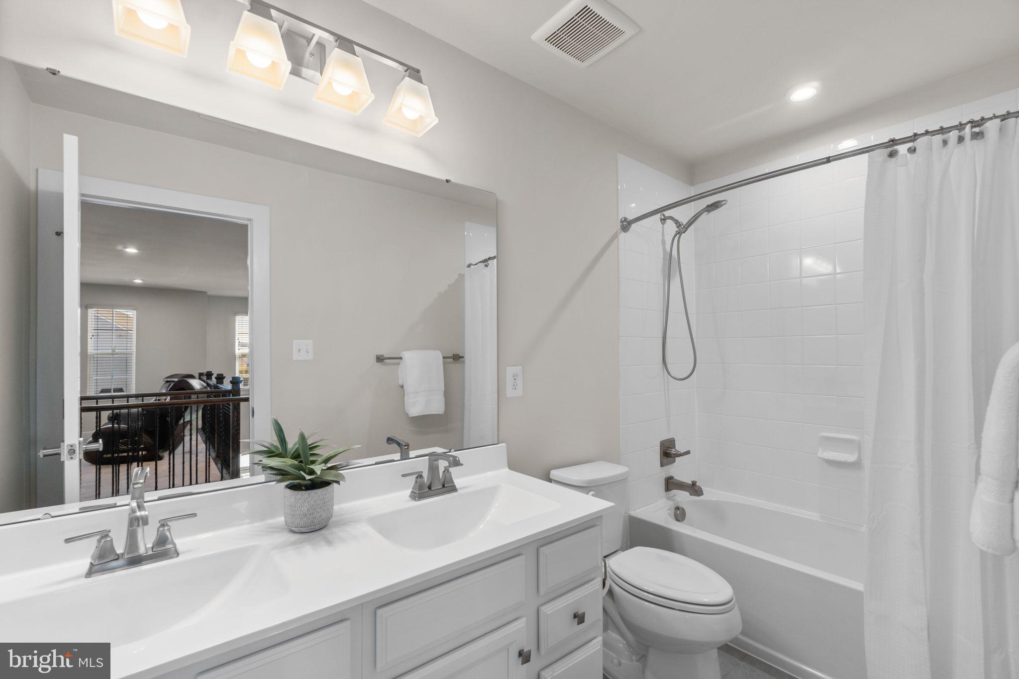 5245 RED MAPLE DRIVE