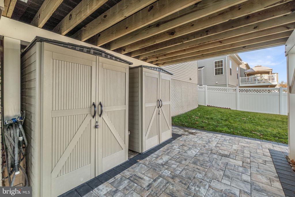 5245 RED MAPLE DRIVE