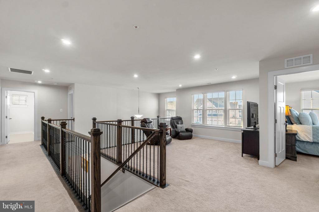 5245 RED MAPLE DRIVE