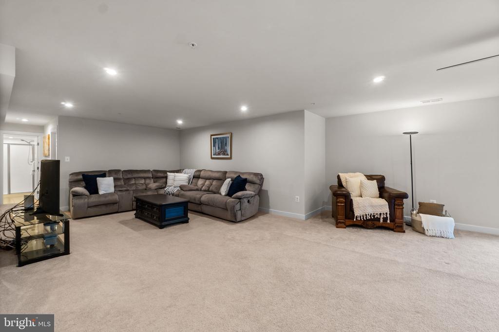 5245 RED MAPLE DRIVE