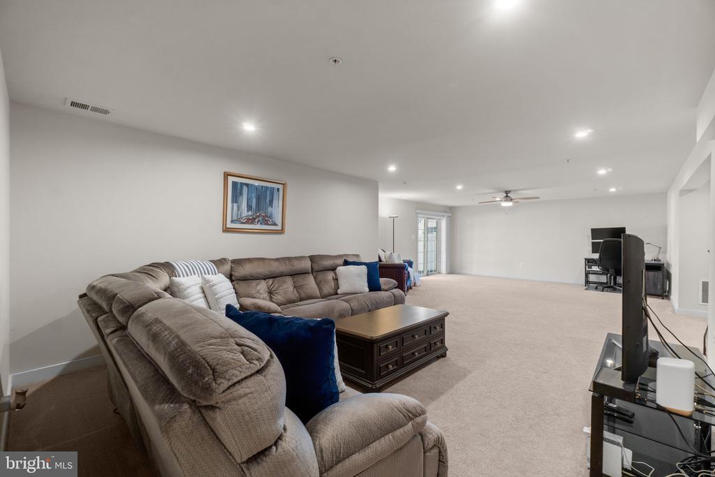 5245 RED MAPLE DRIVE