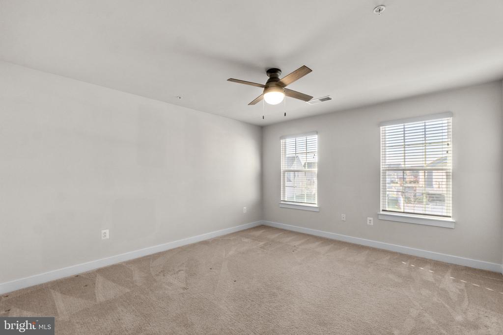5245 RED MAPLE DRIVE