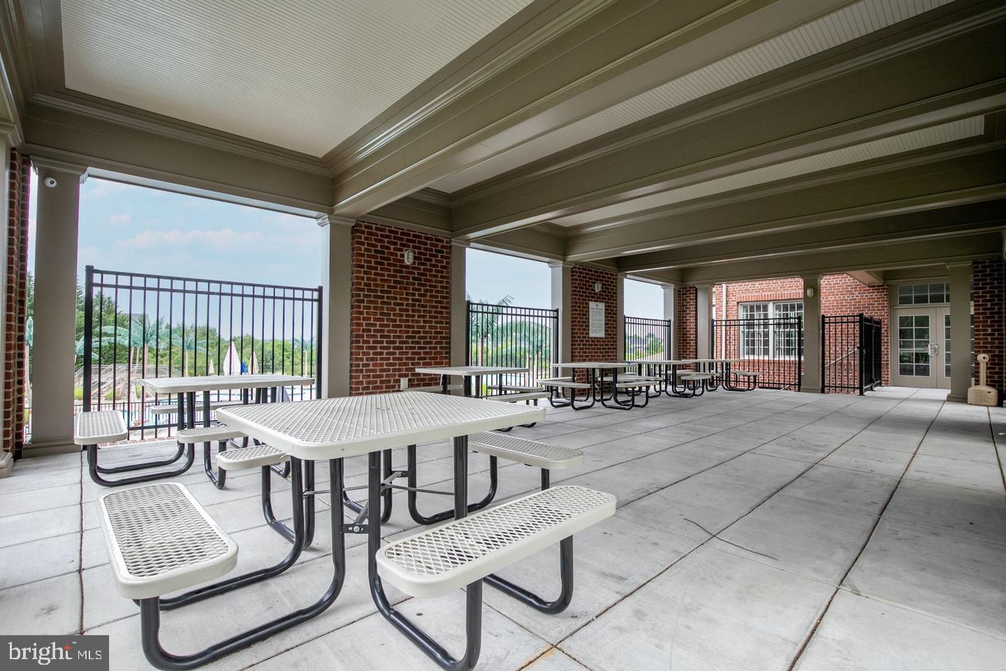 3655 ISLINGTON STREET