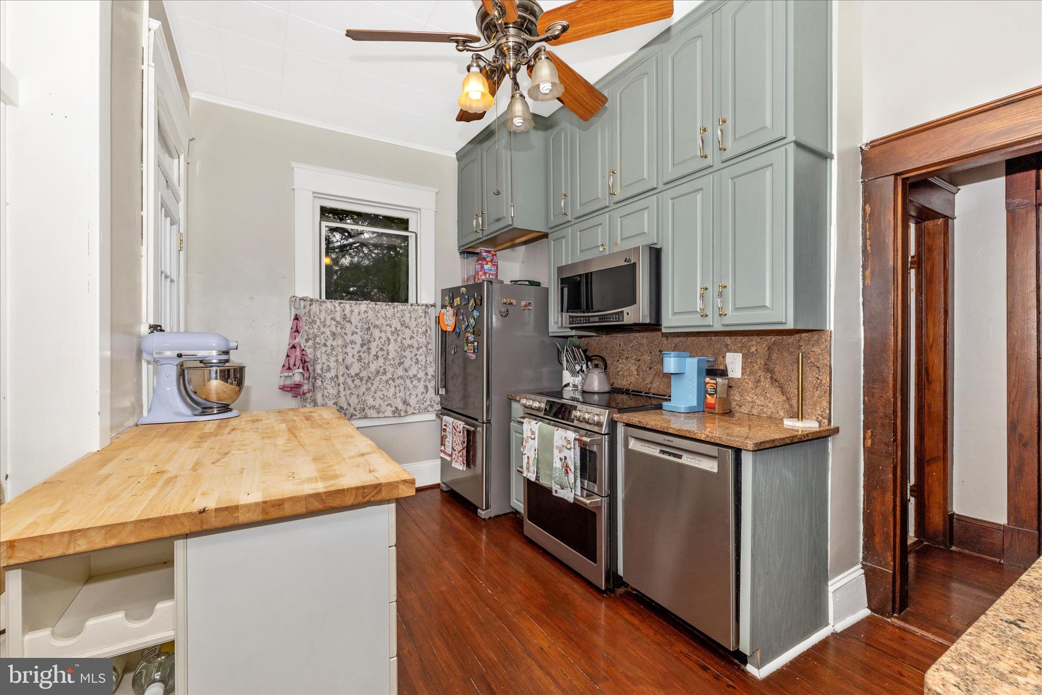 6933 POTOMAC AVENUE A