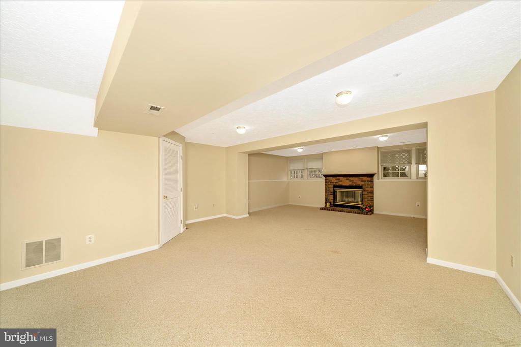 1810 SEBASTIAN BOULEVARD