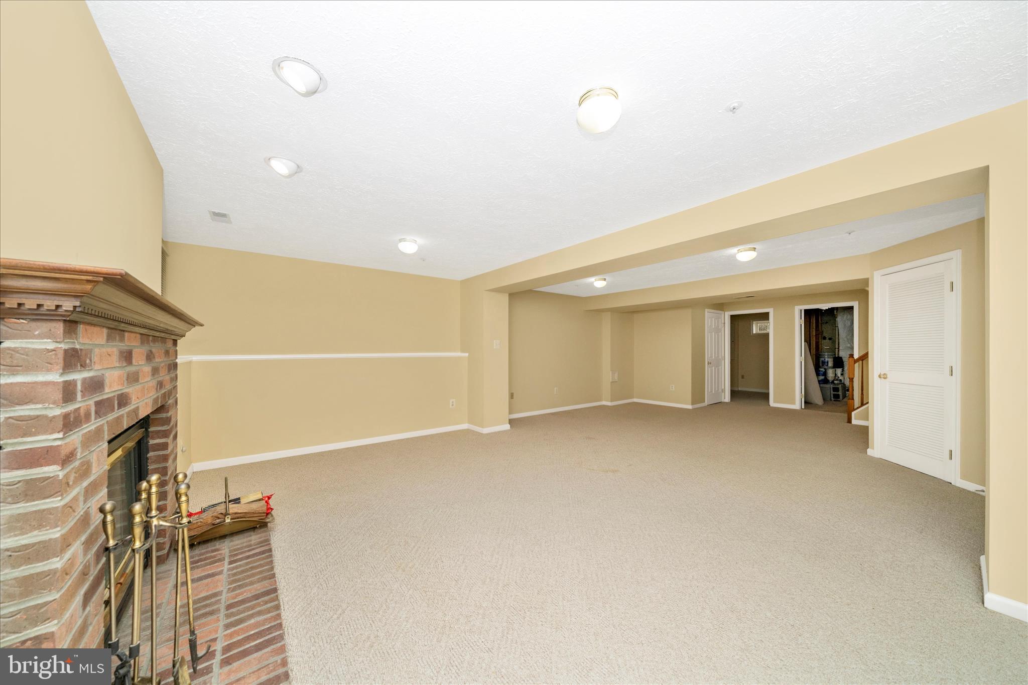 1810 SEBASTIAN BOULEVARD