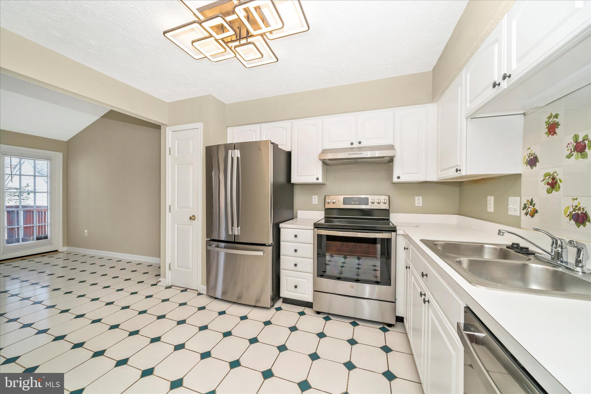 1810 SEBASTIAN BOULEVARD