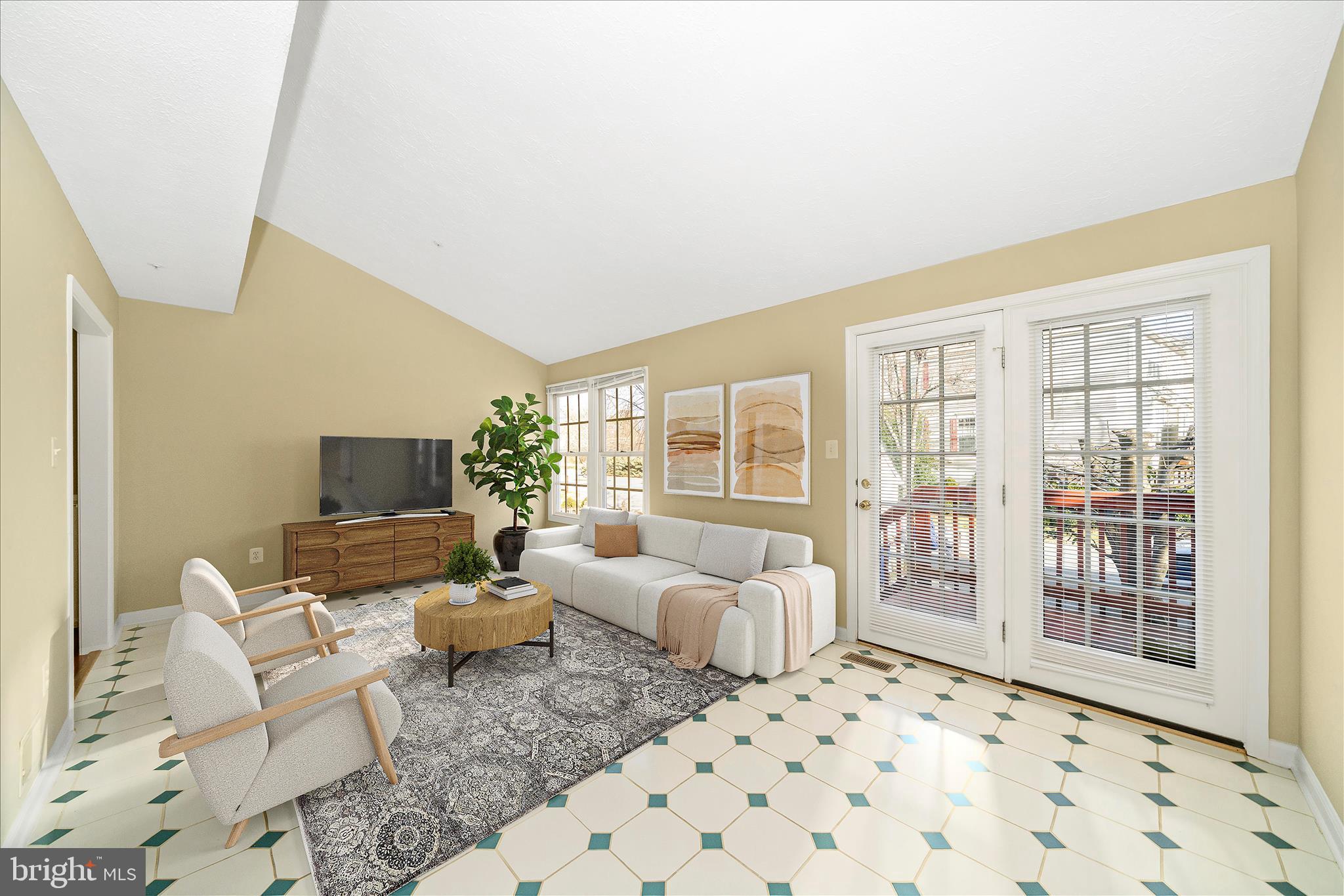 1810 SEBASTIAN BOULEVARD