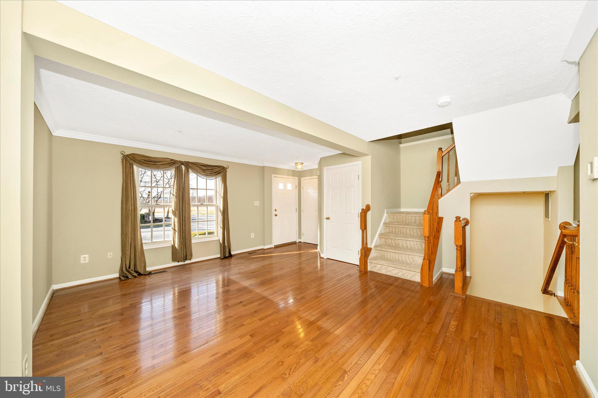 1810 SEBASTIAN BOULEVARD