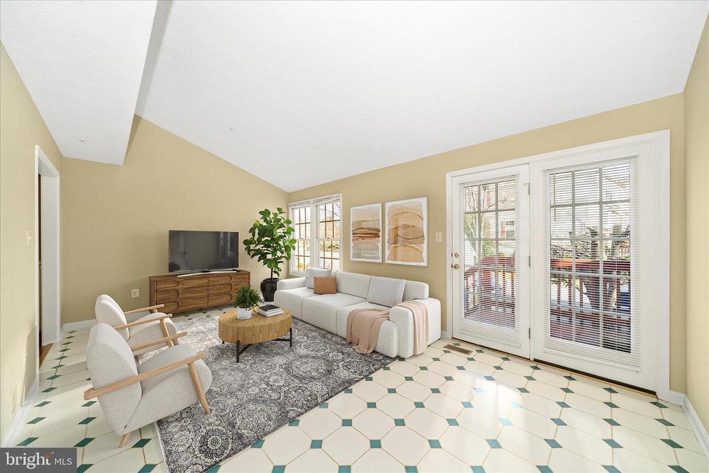 1810 SEBASTIAN BOULEVARD