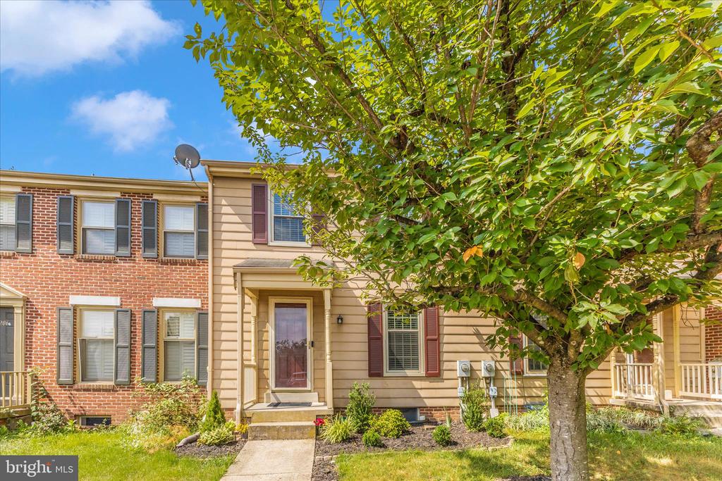 8204 RED WING COURT