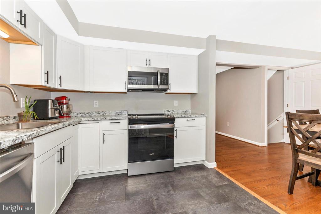 8204 RED WING COURT