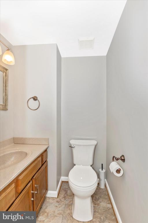 8204 RED WING COURT