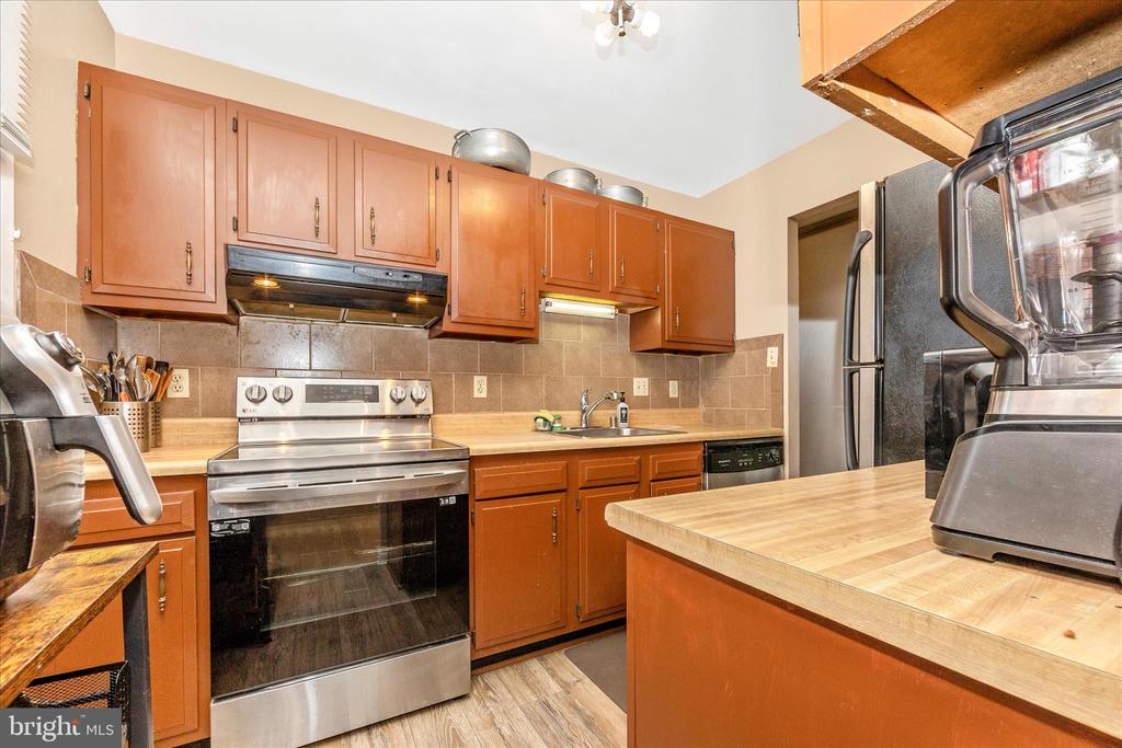 274 LONGFORD DRIVE