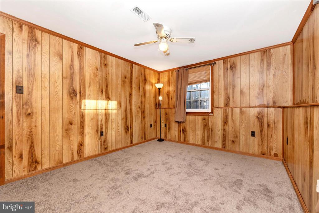274 LONGFORD DRIVE
