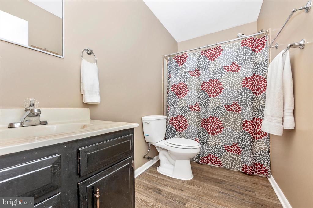 274 LONGFORD DRIVE