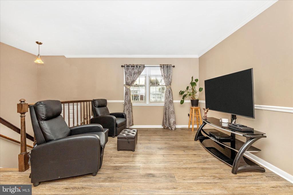 274 LONGFORD DRIVE