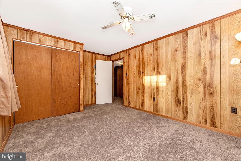 274 LONGFORD DRIVE