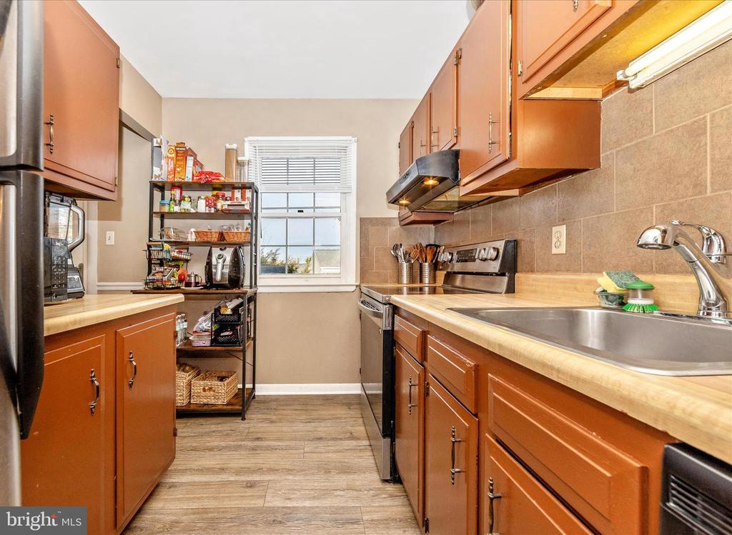 274 LONGFORD DRIVE