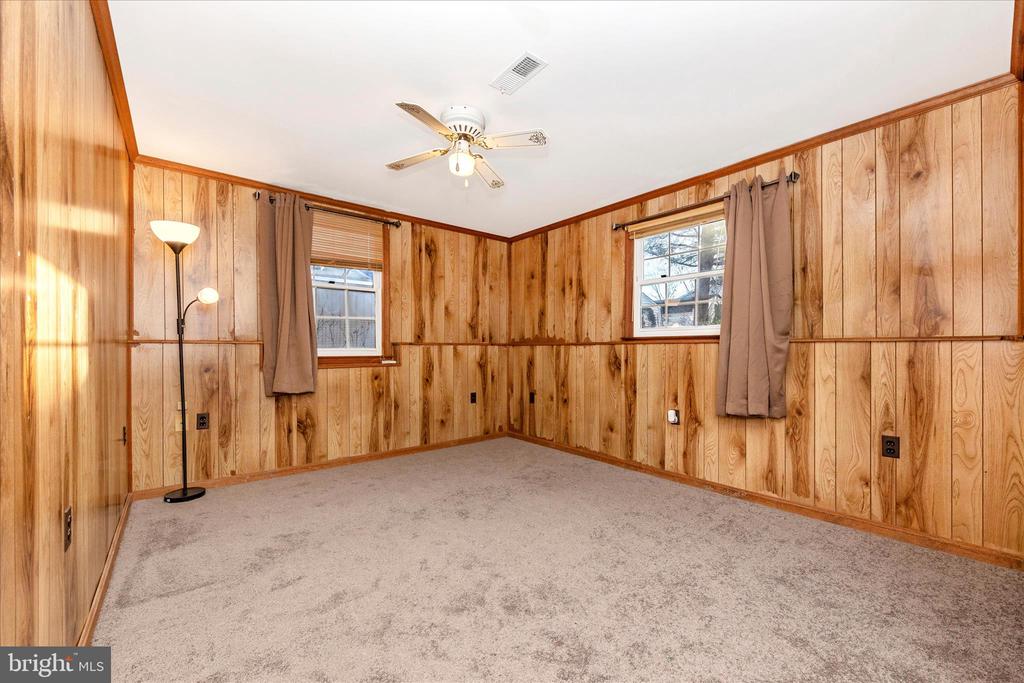 274 LONGFORD DRIVE