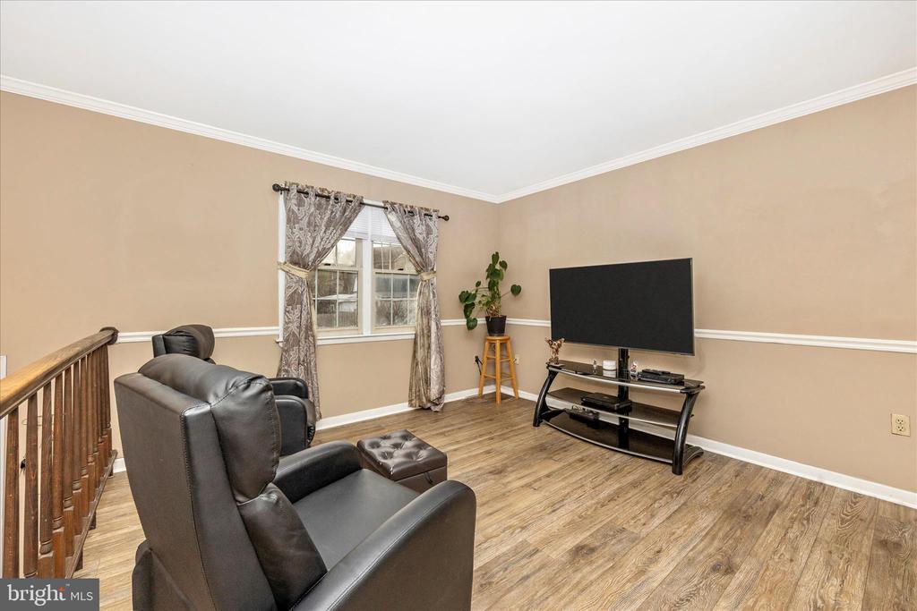 274 LONGFORD DRIVE