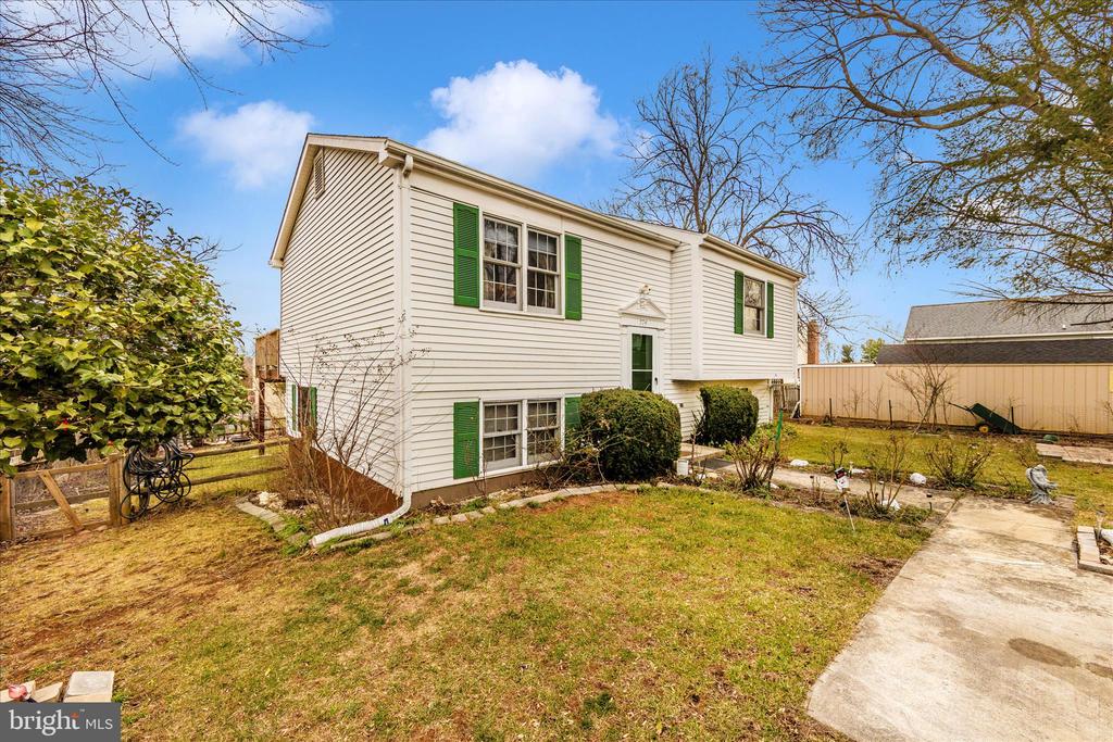 274 LONGFORD DRIVE