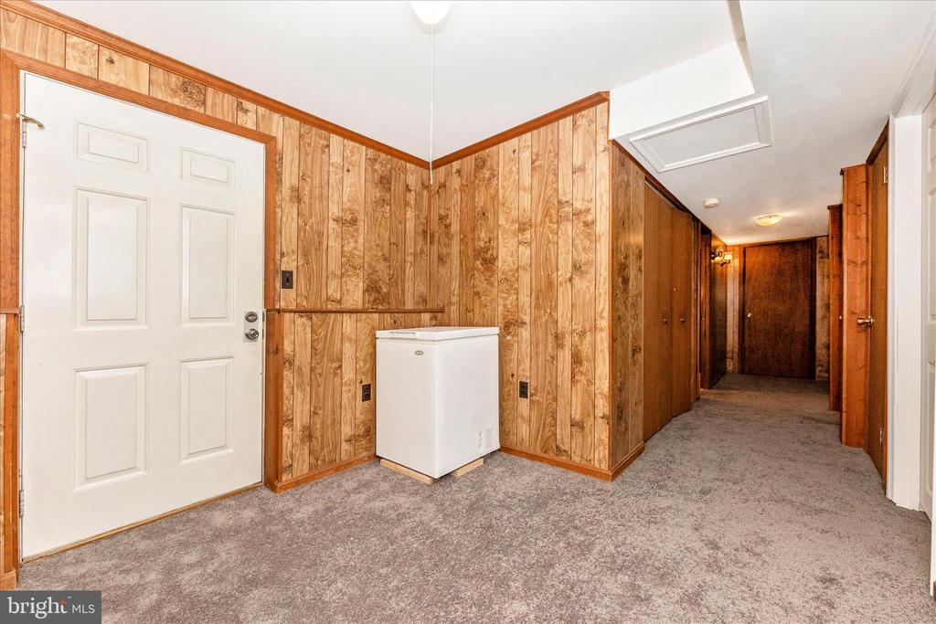 274 LONGFORD DRIVE
