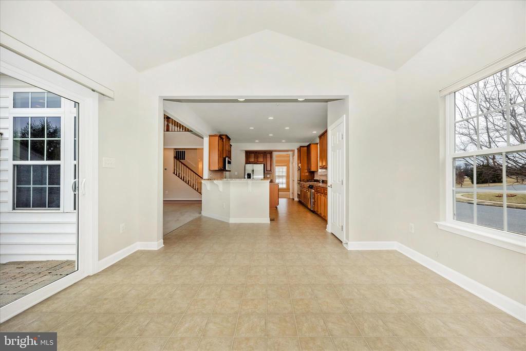 118 SUNLIGHT COURT