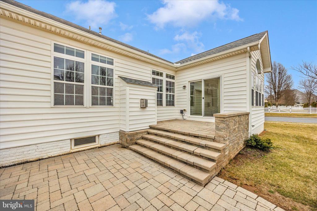 118 SUNLIGHT COURT